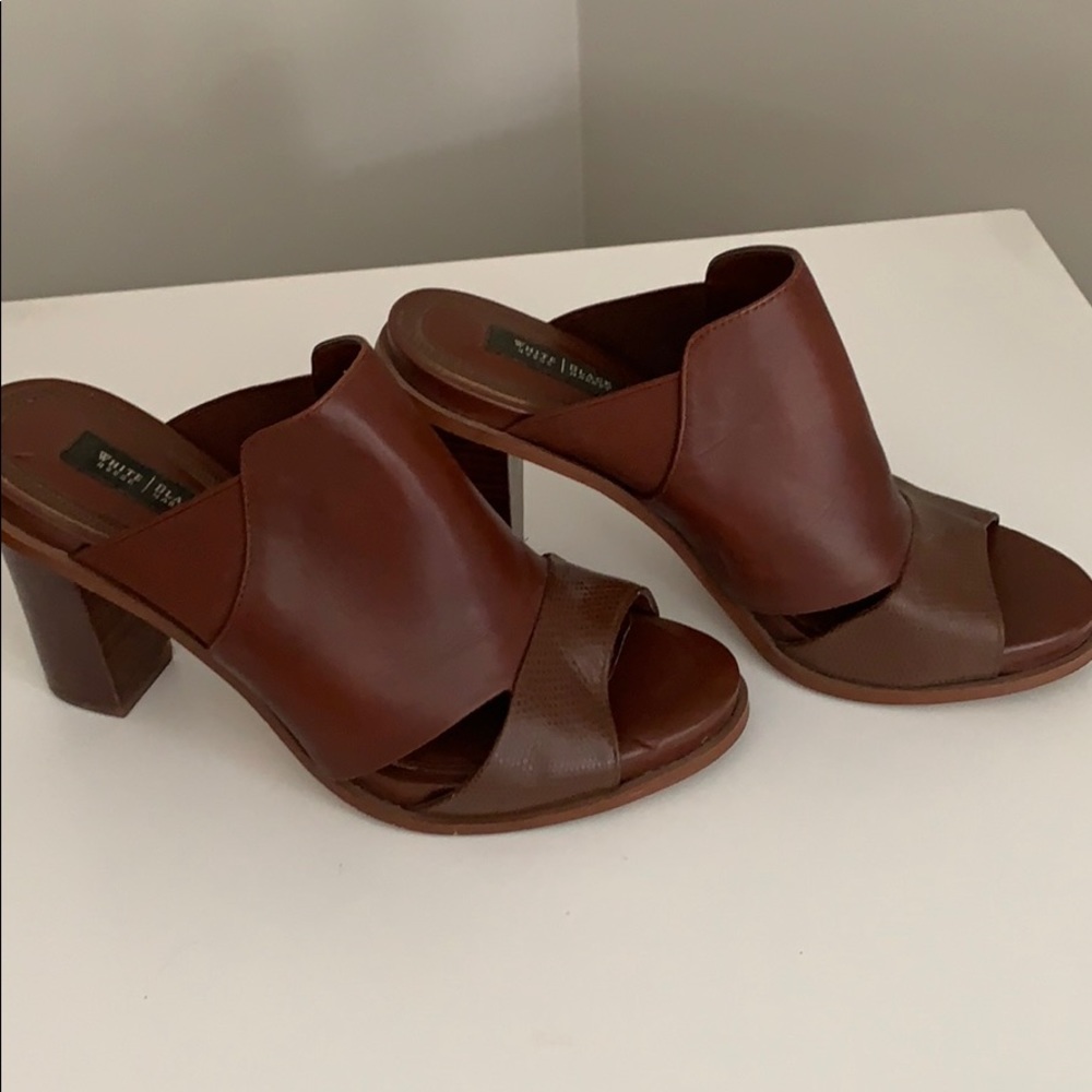 White House Black Market Red Brown Block Heels 7M